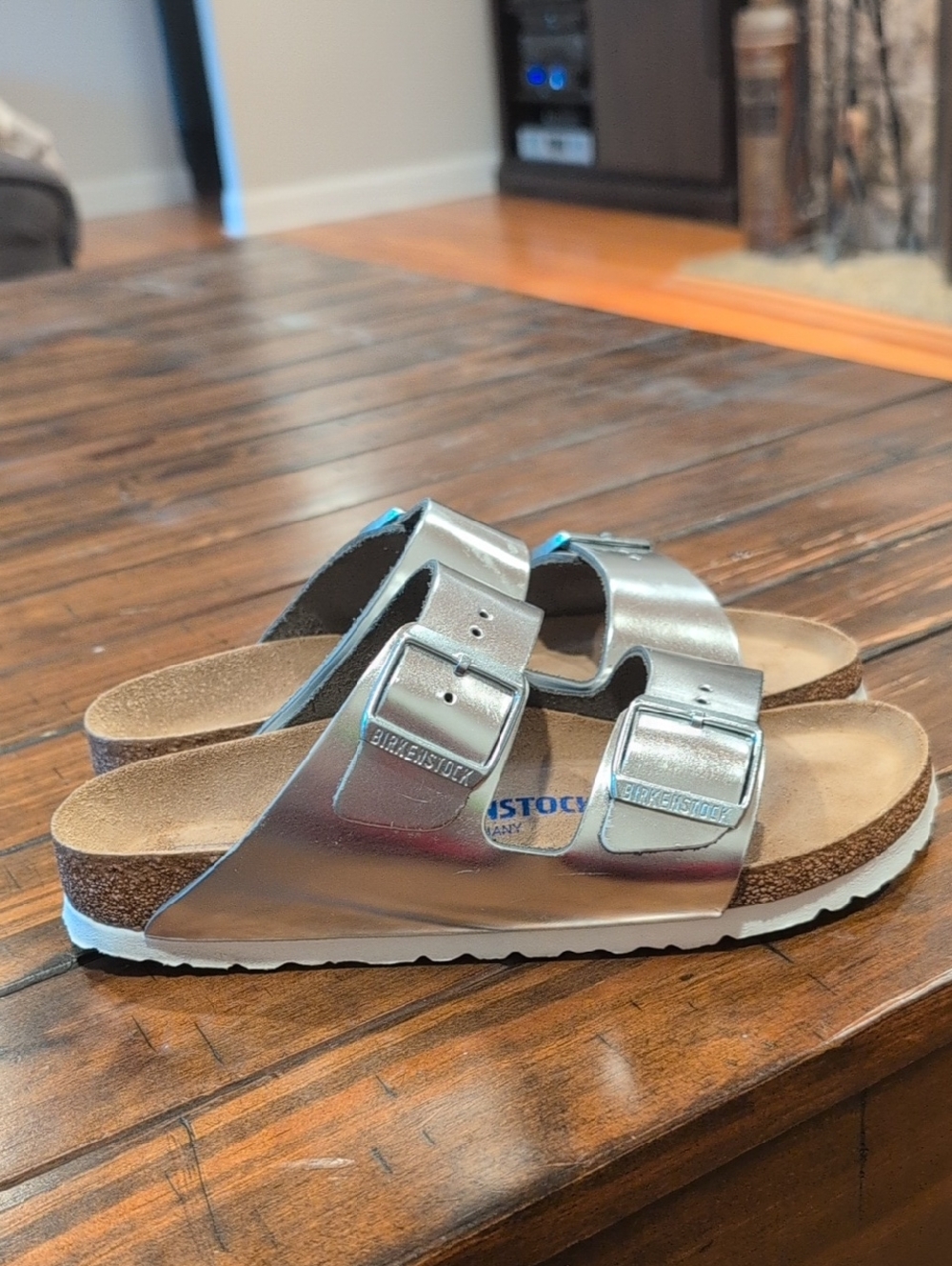 Birkenstock Arizona Metallic Silver Soft Footbed Narrow Width 37 Like New - Picture 6 of 13